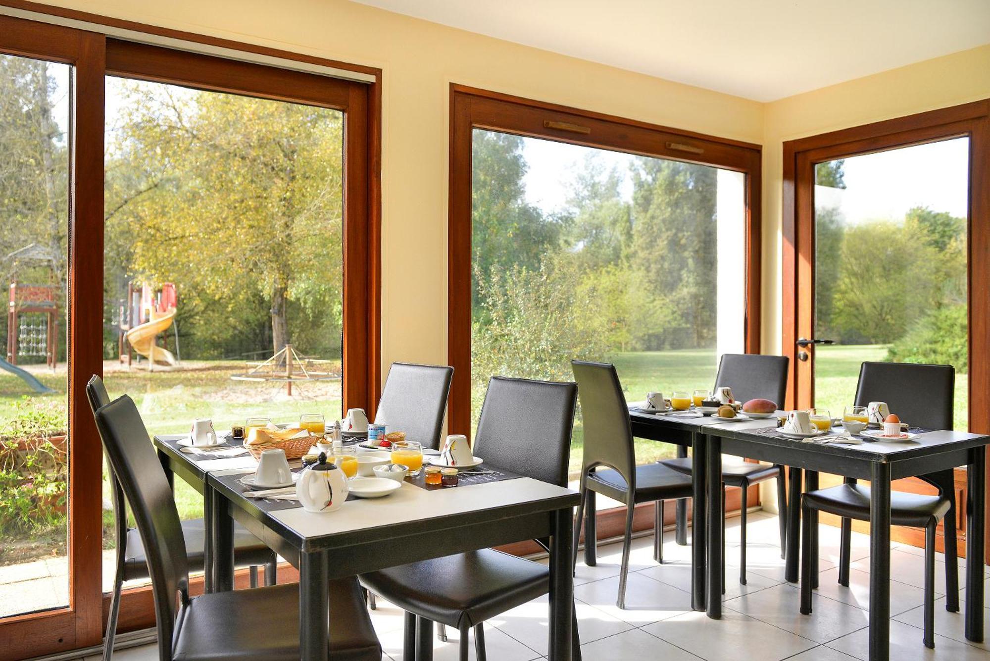 Hotel Restaurant Le Relais De Pouilly Dış mekan fotoğraf